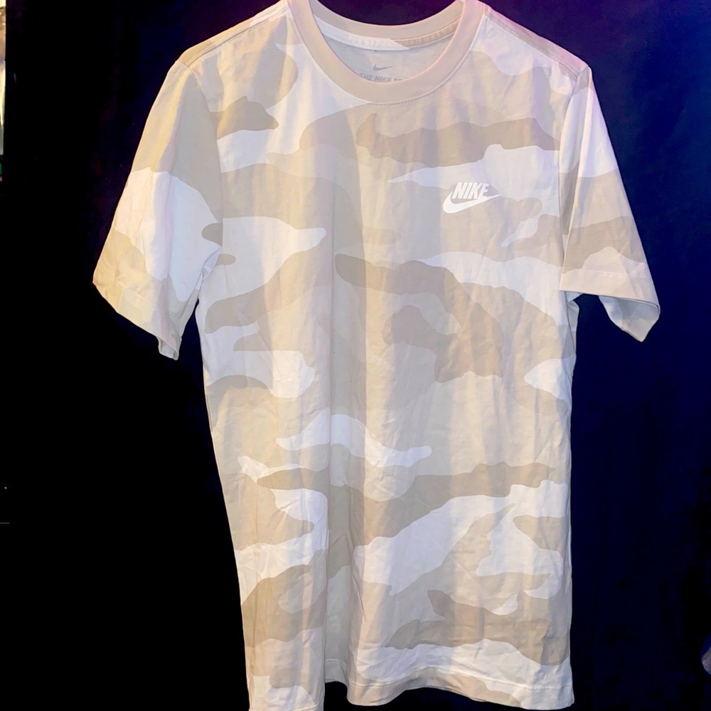 Camo NIKE Tee-Shirt 🤩